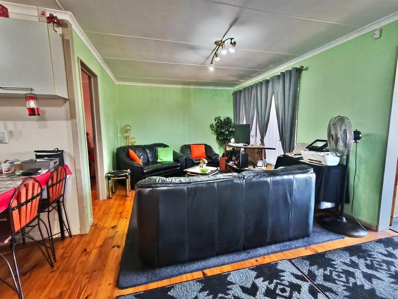3 Bedroom Property for Sale in Fraaiuitsig Western Cape